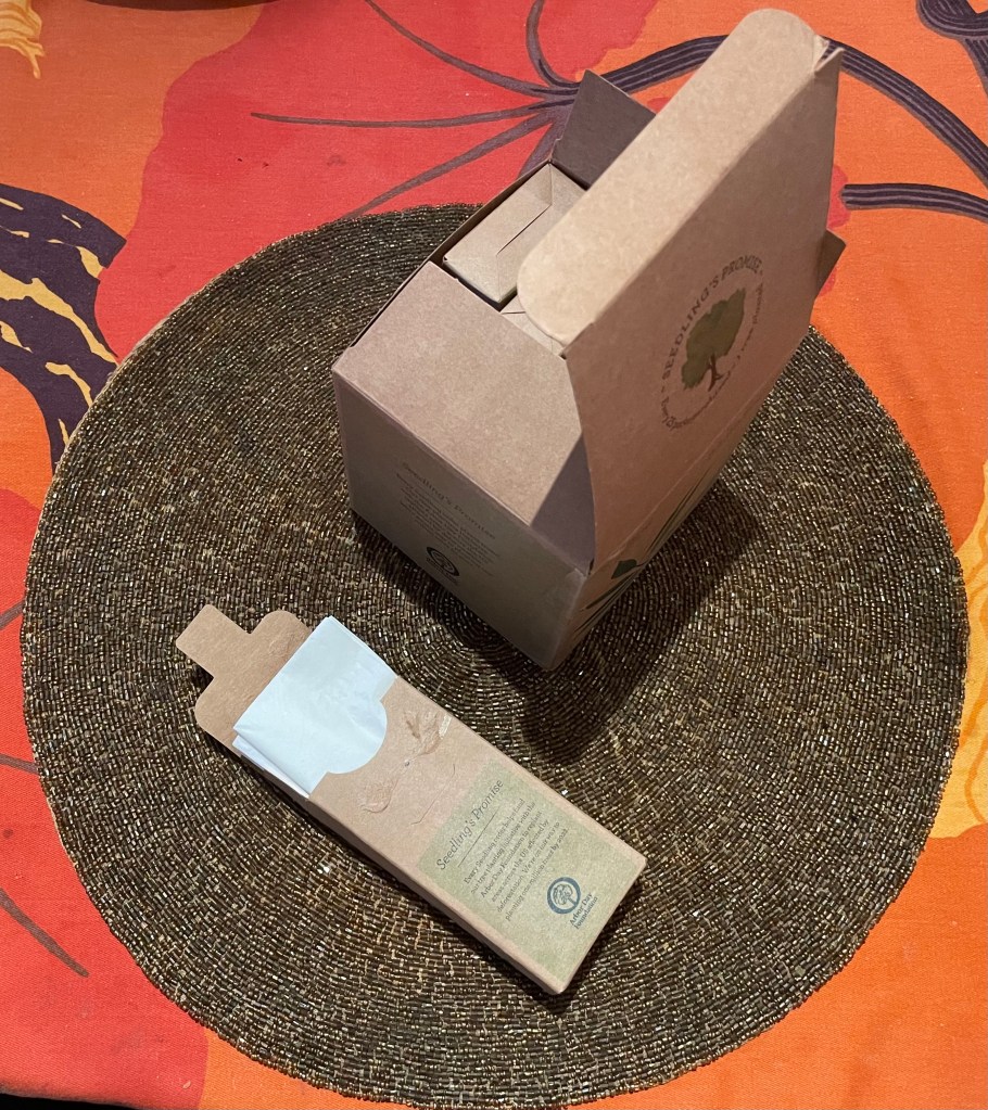 Bamboo tissues in cardboard boxes reduce weight, 